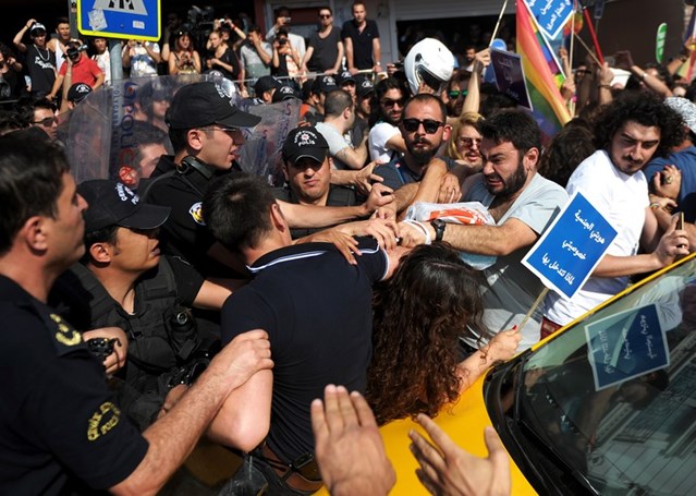 Turkish riot police clash with activists in Istanbul, June 2015. © OZAN KOSE/AFP/Getty Images