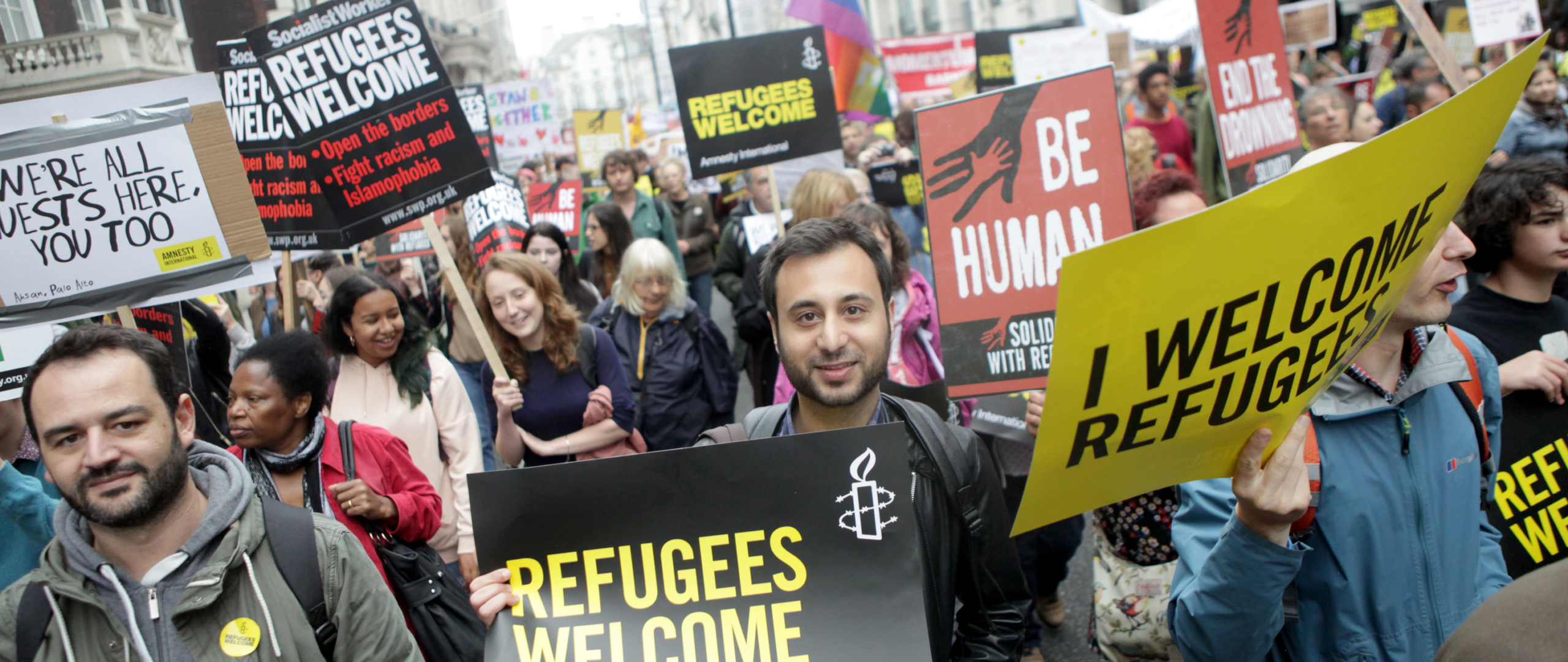 People at march for refugees