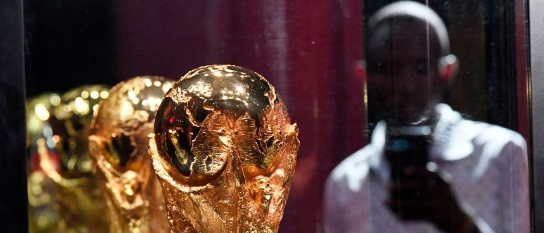 FIFA trophy © AFP/Simon Maina via Getty Images