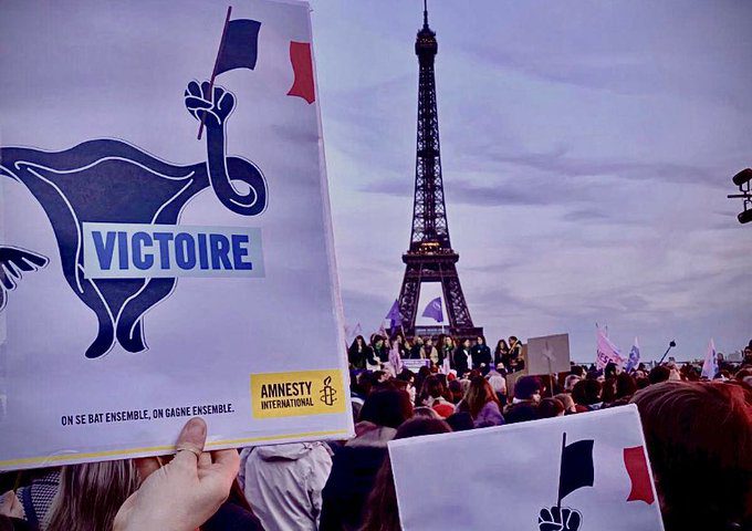 Rally in front of the Eiffel tower