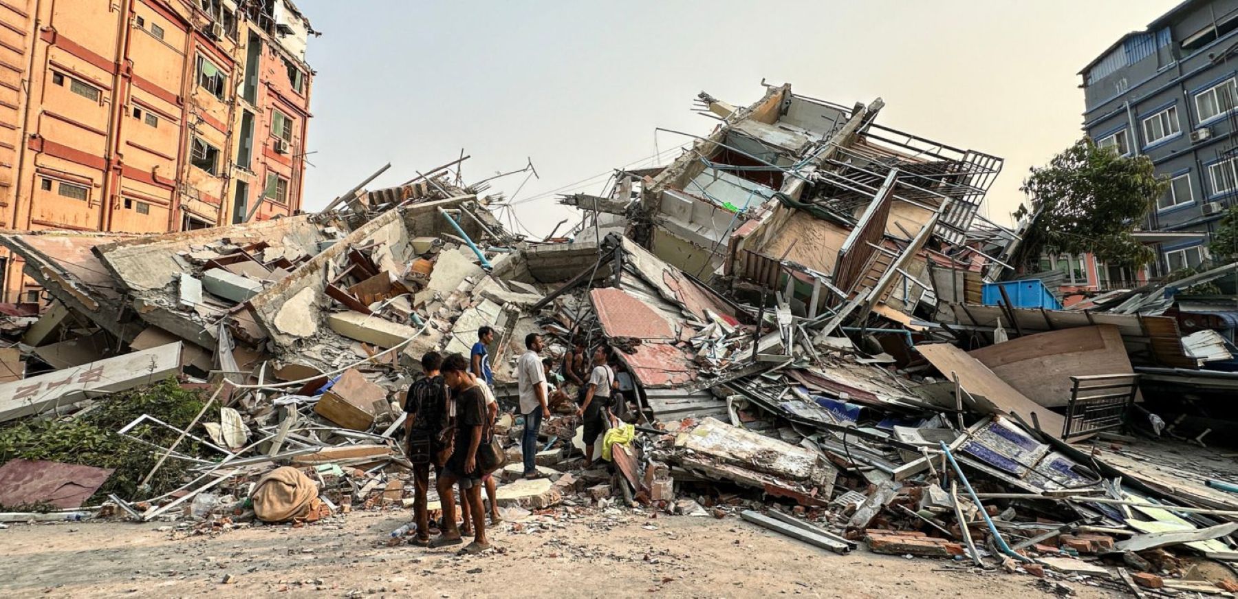 Collapsed building in Myanmar © Getty Images