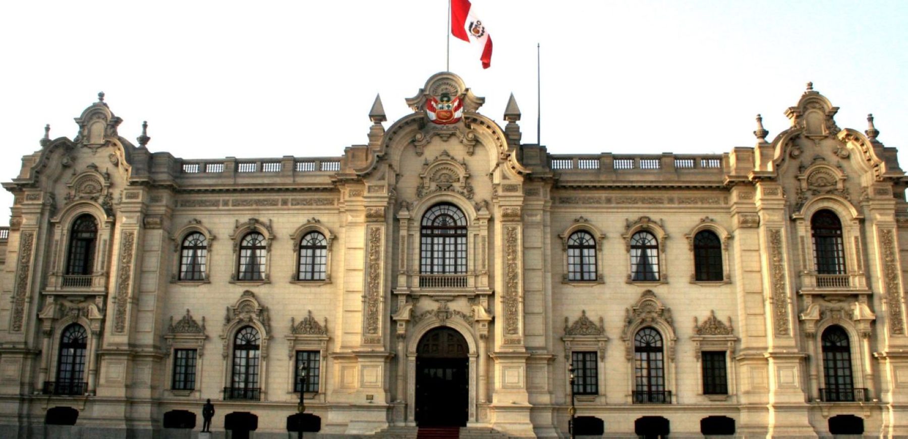 Image of the legislative palace in Peru by Andina.