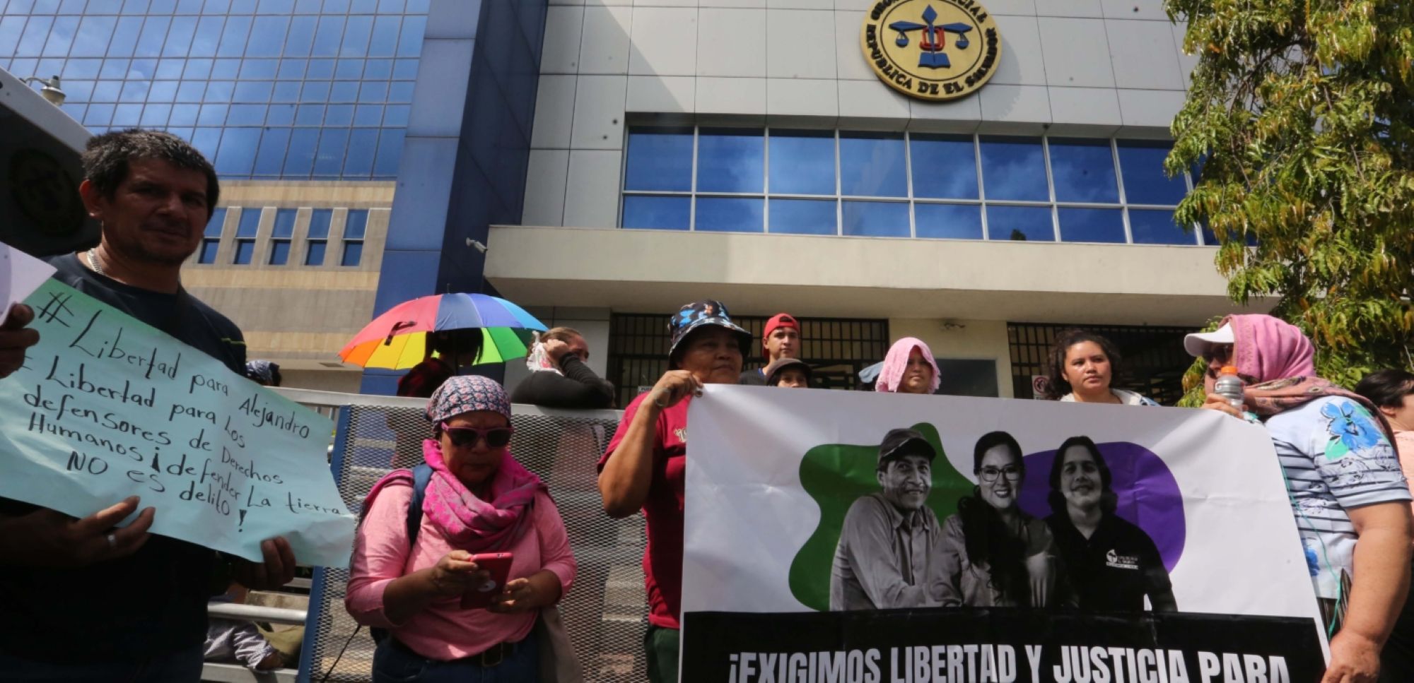 Protesters call for the release of Alejandro Henríquez and José Ángel Pérez © FRANCISCO ALEMAN